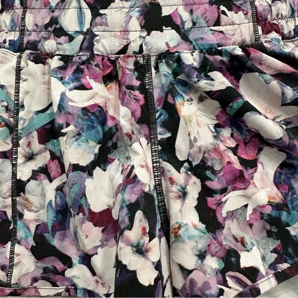 Lululemon Hotty Hot Short II 2.5" Utopia Multi Deep Phantom Black Purple White 6 - Picture 7 of 12